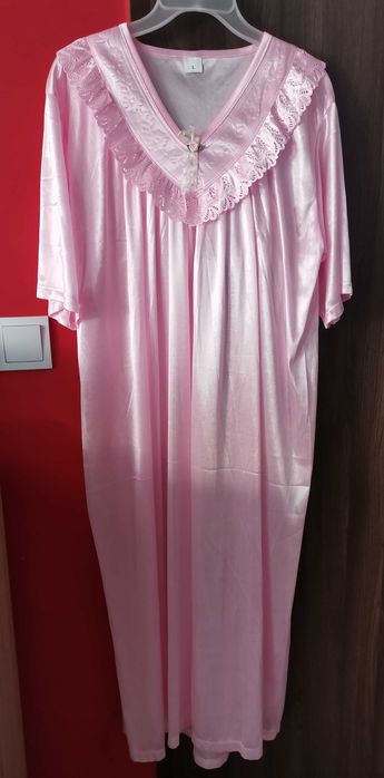 Różowa koszula nocna