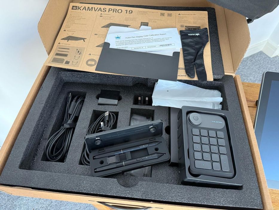 Tablet graficzny HUION KAMVAS PRO 19 4K + stojak/podstawka huion