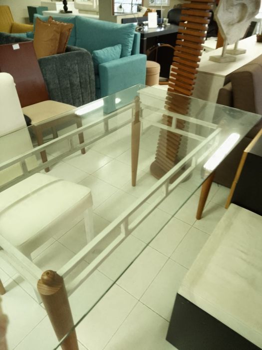 Mesa com vidro de 10 milímetros