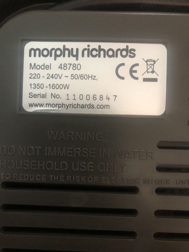 Parowar Morphy Richards 48780