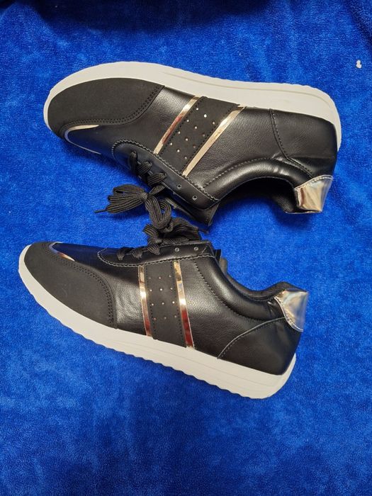 Wyprzedaż Damskie buty sportowe 41 ,wkładka 25cm