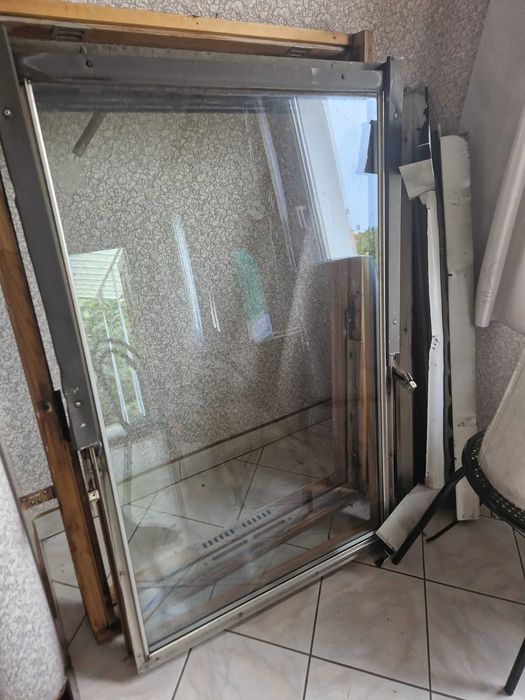 Okno dachowe Fakro 140x94 kompletne z futryną, zawiasami i kołnierzem