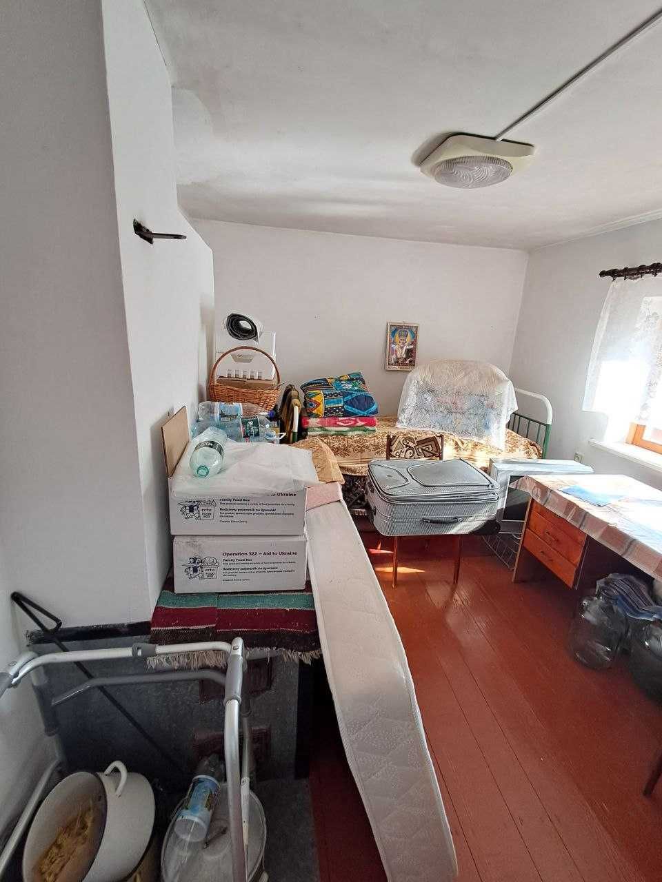 Двох поверховий будинок по вулиці Піонерська.