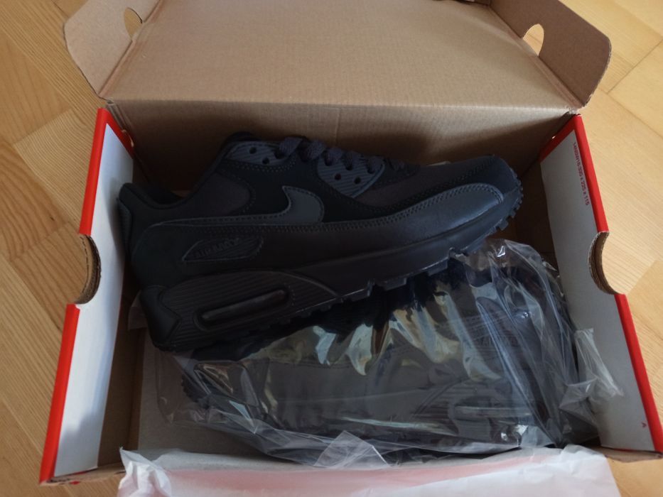 Buty NIKE AIR MAX 90 Essential r.41