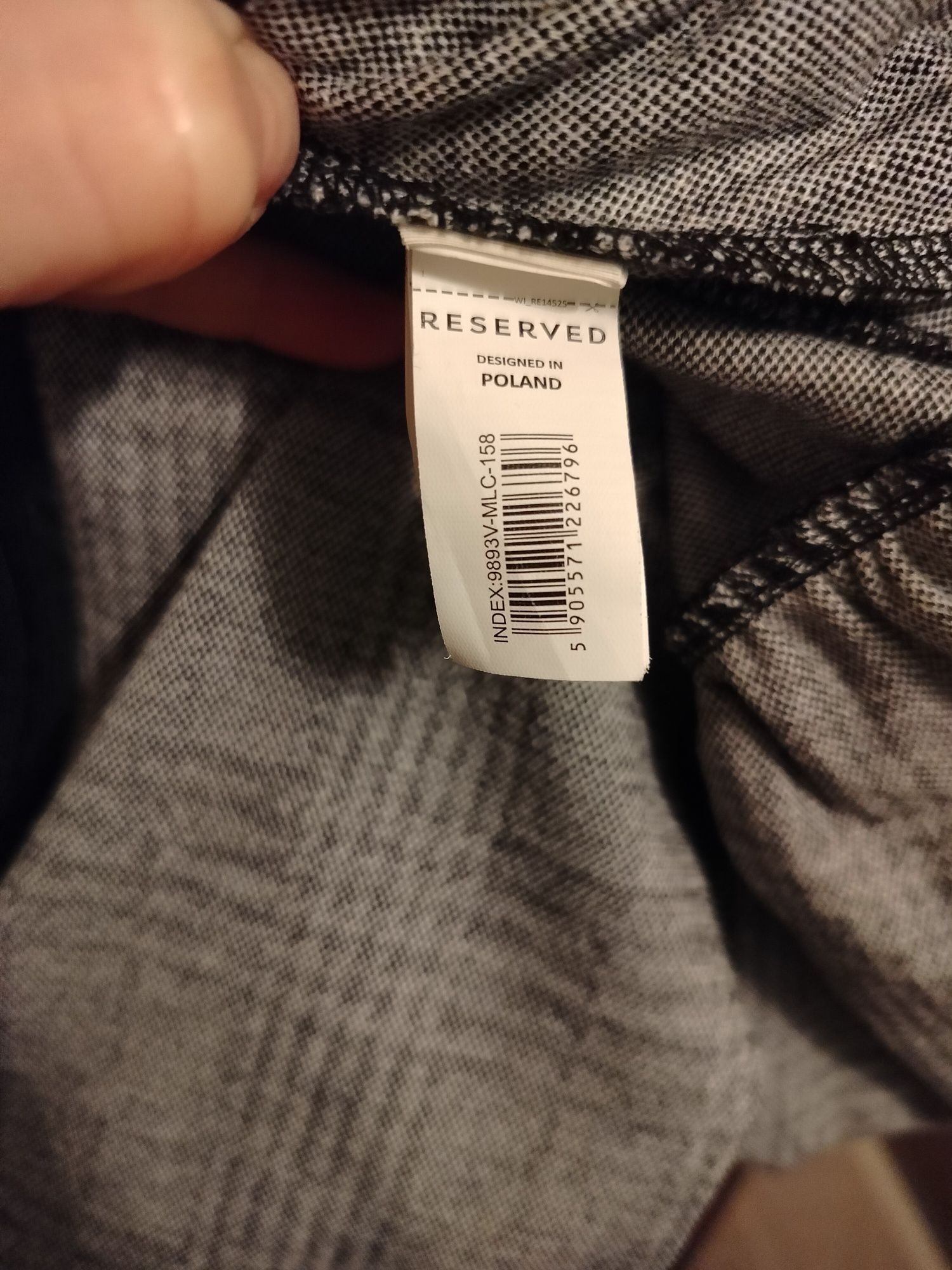 Szara sukienka z Reserved r. 140