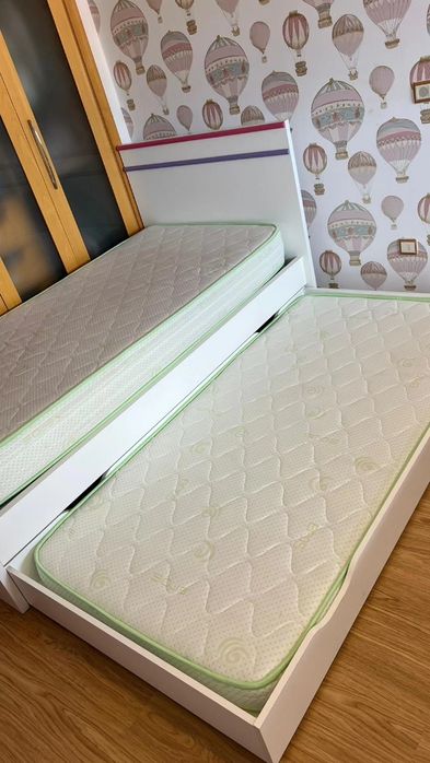 Móveis de criança ótimo estado