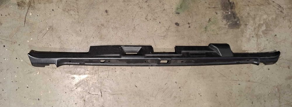 Osłona na pas, pas bagażnika Mercedes SL R129