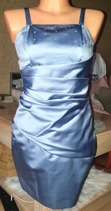 Mała elegancka sukienka mini