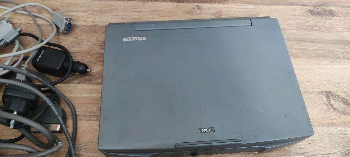 Ноутбук NEC Versa P/75 1995-6 року