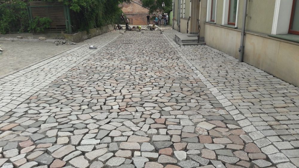 Kamień polny cięty starobruk kostka granitowa bruk granit