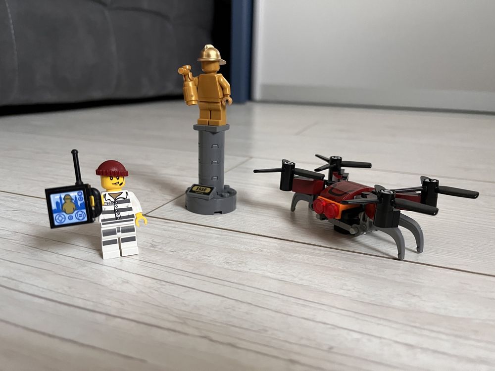 LEGO City 60207 Pościg policyjnym dronem