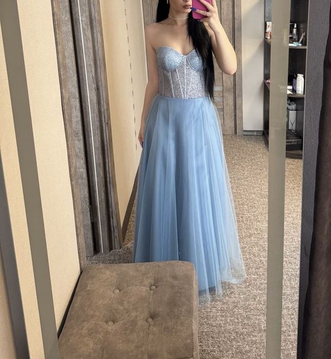 ПРОДАЮ вечірню блакитну сукню.ОПИС!!!