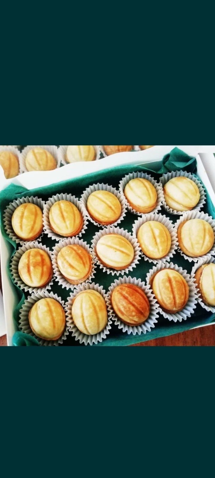 Трубочки, горішки зі згущеним молоком