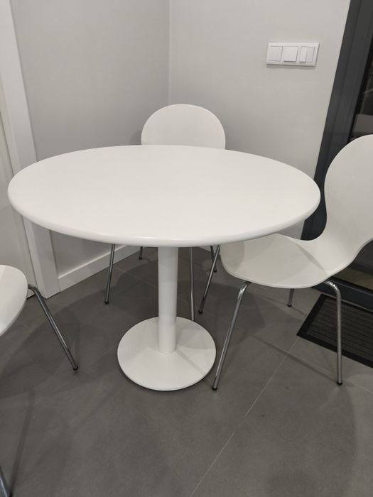 Mesa redonda refeição cozinha e 4 cadeiras