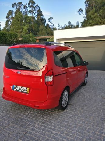 Ford tourneo Courier 5 lugares 2019
