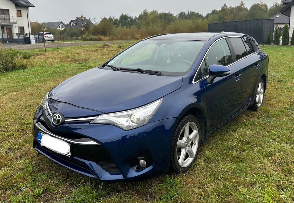 Toyota Avensis 2.0 Diesel Bogate wyposażenie.