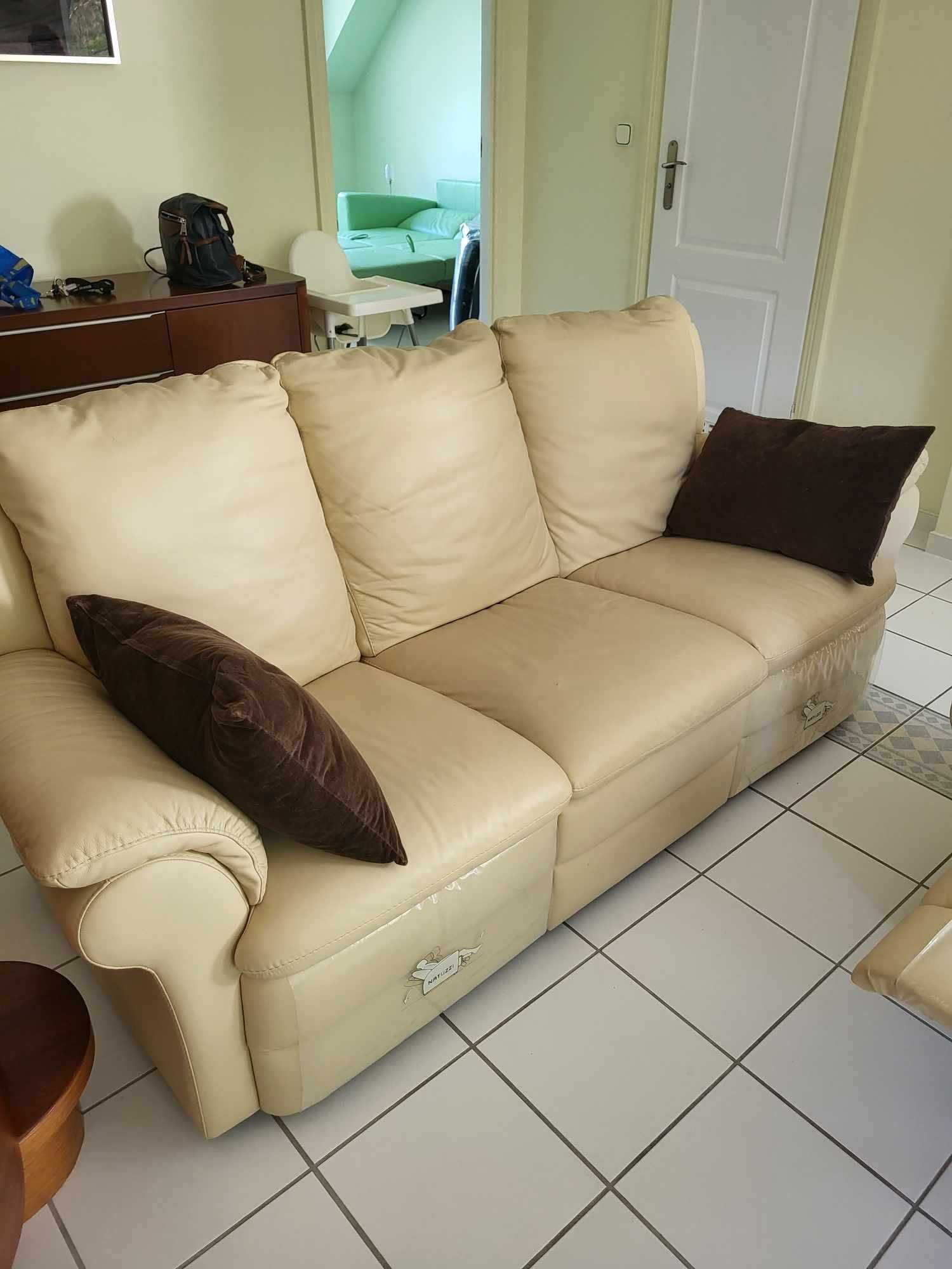 Skórzana kanapa i dwa fotele Natuzzi - kolor beżowy