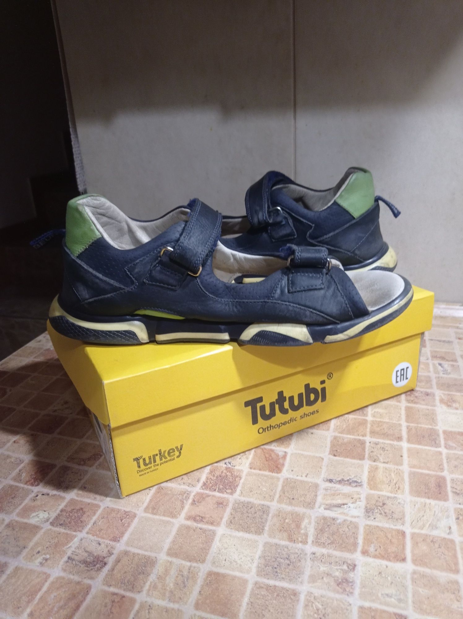 Босоніжки TUTUBI, 40 р., вустілка 26см.