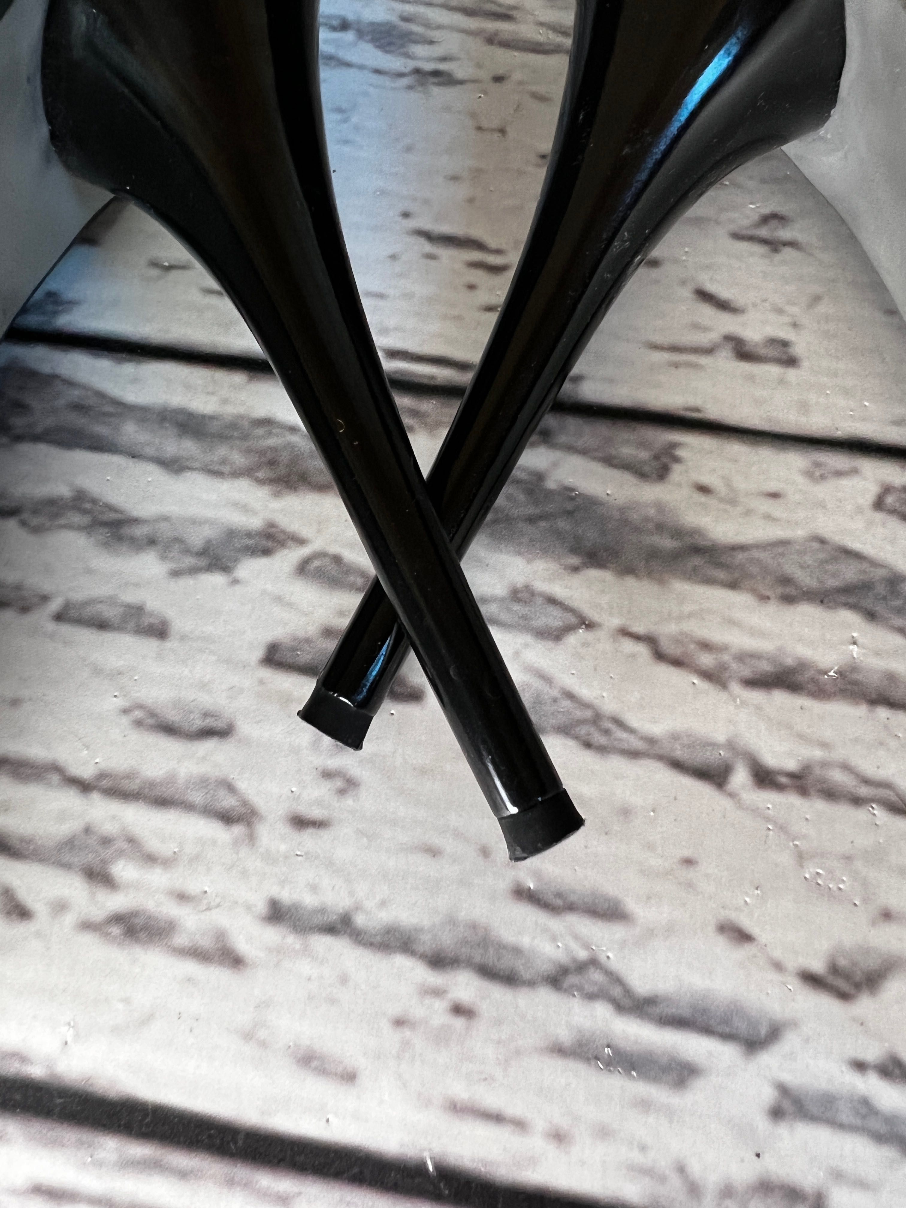 Buty czarne szpilki z kolcami ozdobione koraliki  wysokie 40