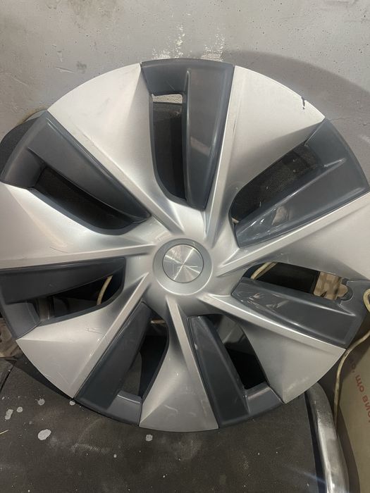 Ковпаки Tesla modelY