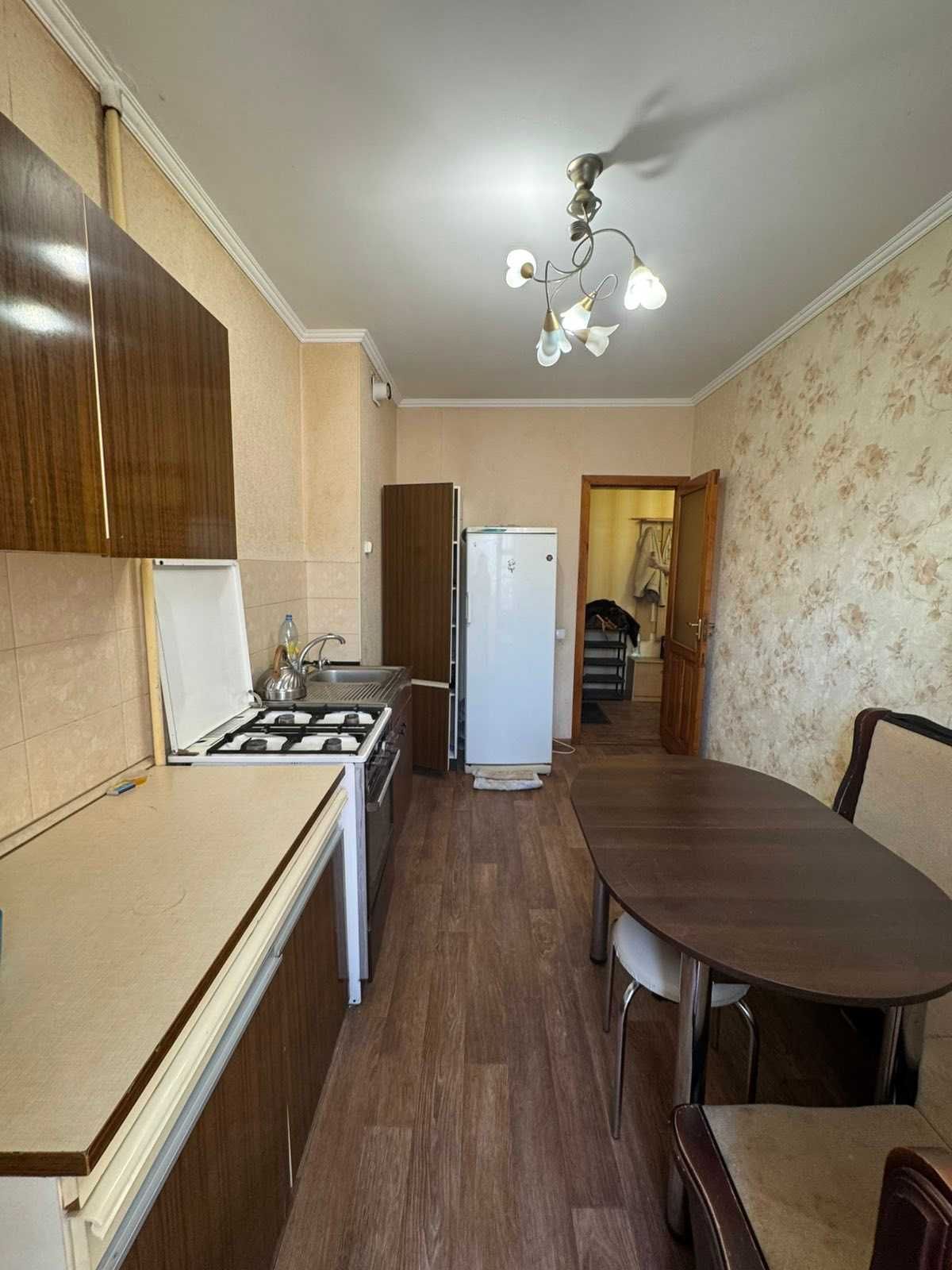 Трехкомнатная квартира в районе ТЦ Семья.