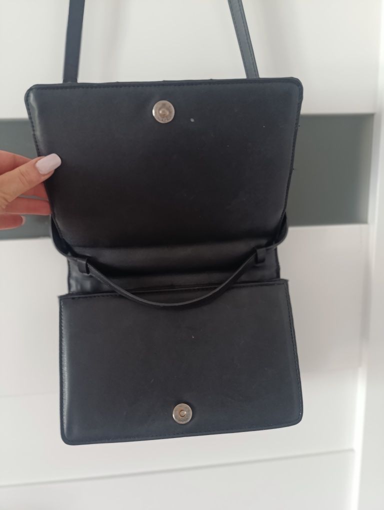 Torebka listonoszka h&m pikowana jak Chanel