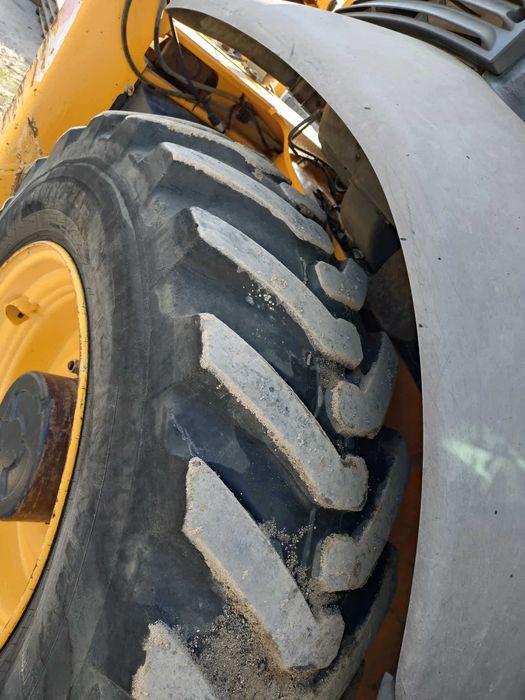 Sprzedam koparko-ładowarkę JCB4CX