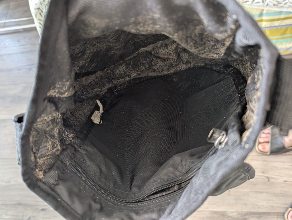 Eastpak torba męska na ramię do lasu na wycieczki wakacje