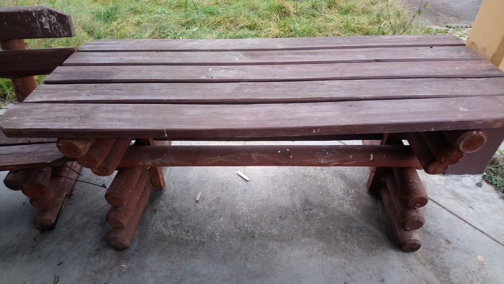 Meble ogrodowe z litego drewna do renowacji