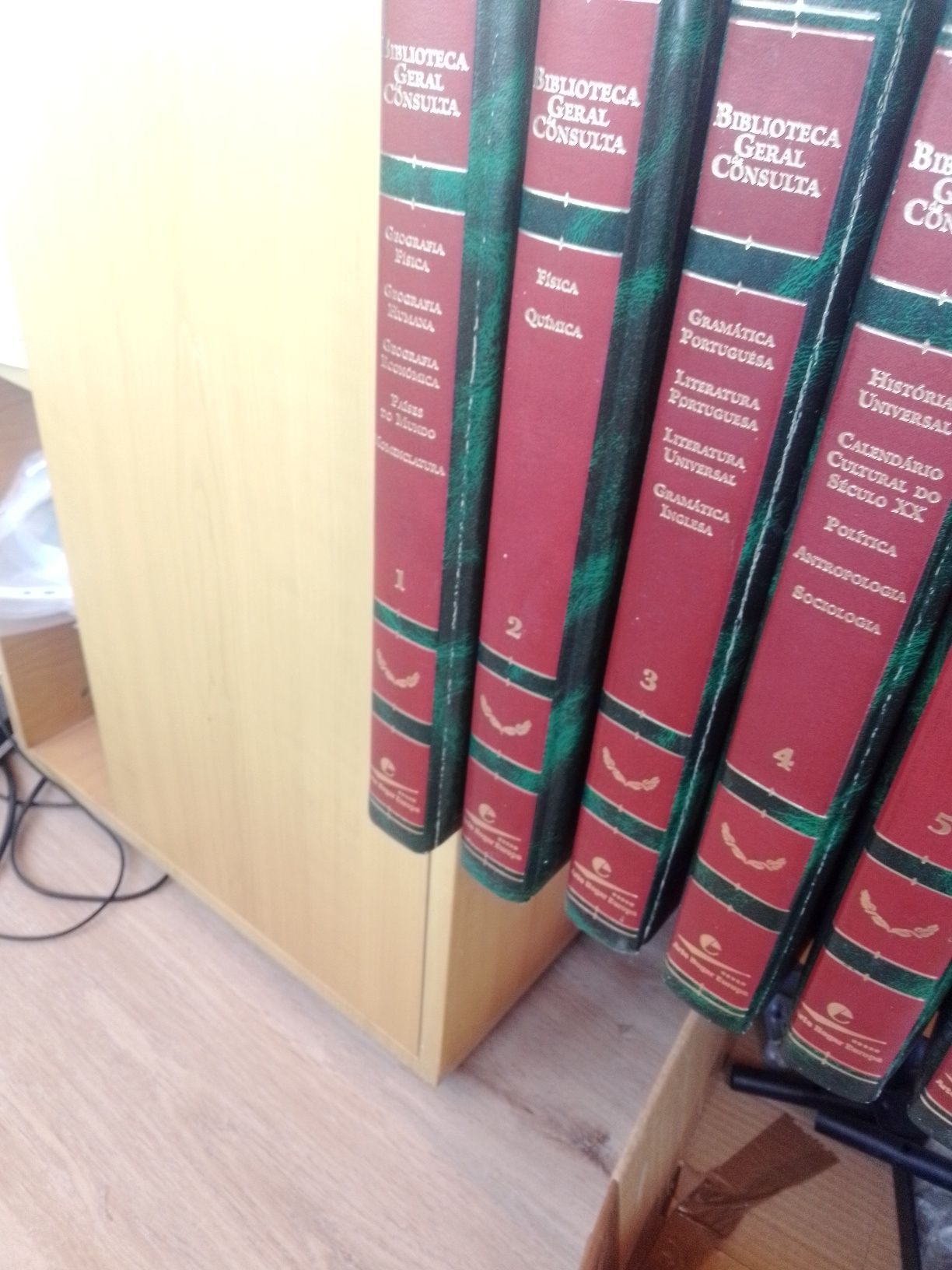 Enciclopédia -  Biblioteca geral de consulta