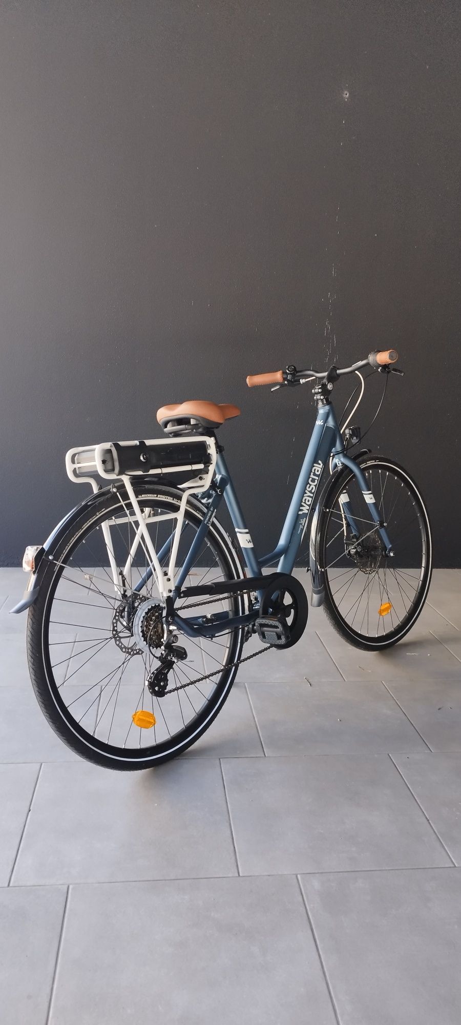 Bicicleta elétrica  "nova"