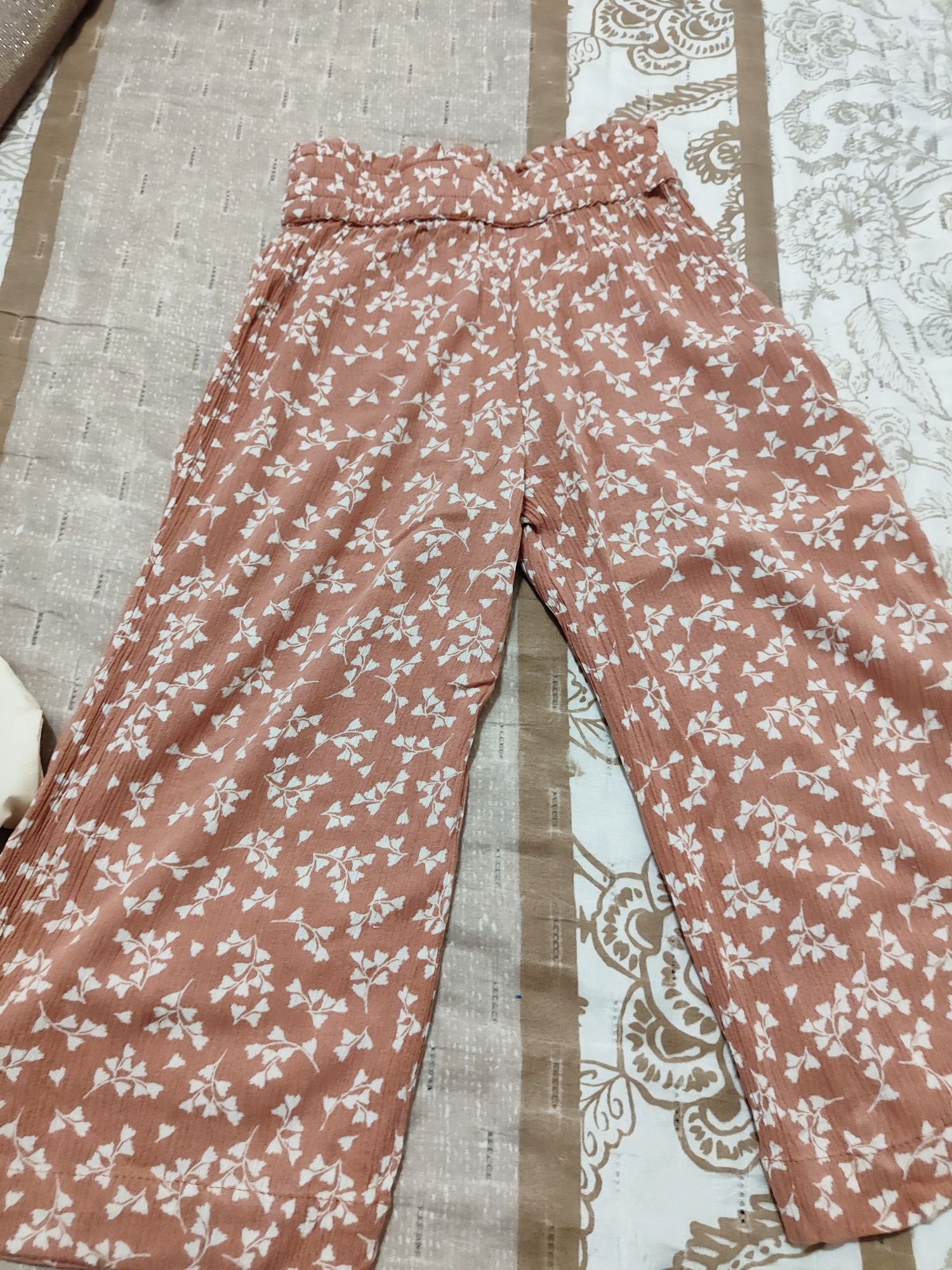 Calças menina Lefties 5/6 anos
