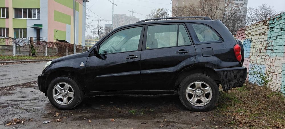 Тойота Рав4 2005 рік 2 літра дизель механіка повний привід