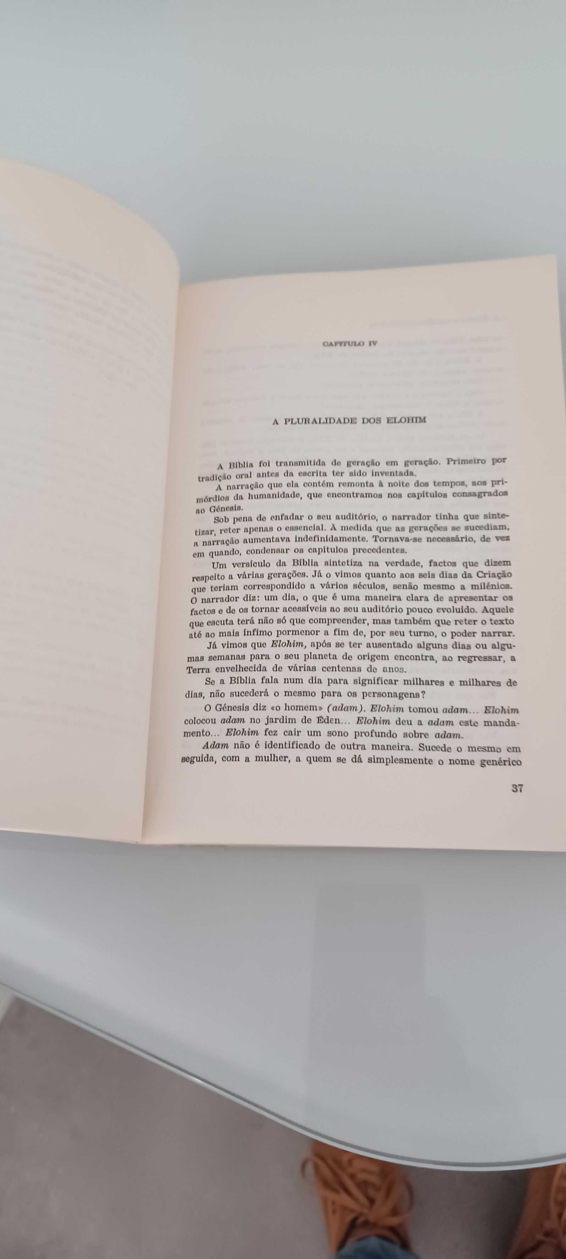 Pierre-Jean Moatti, “A Bíblia & os Extraterrestres” 1978. 199 páginas.