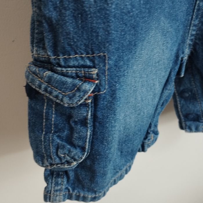 Jeansowe ogrodniczki chłopięce Cherokee, rozmiar 74 (6–9 miesięcy).