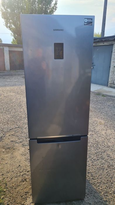 Холодильник Samsung RCNA406E63CV.
