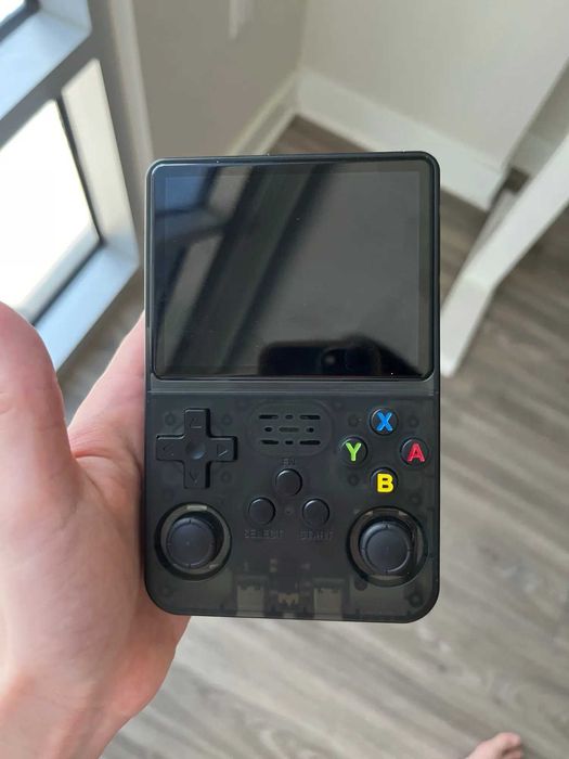 Nowa przenośna konsola retro R36S 15 000 gier idealna na prezent