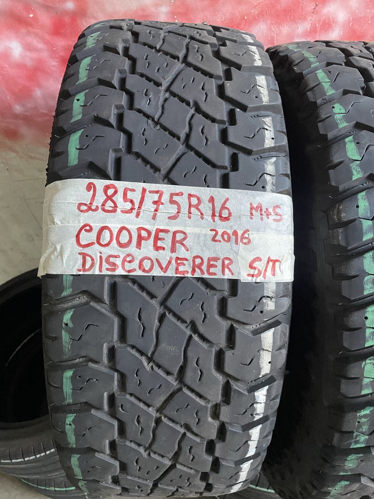 2 Pneus 285/75/16 Cooper impecaveis