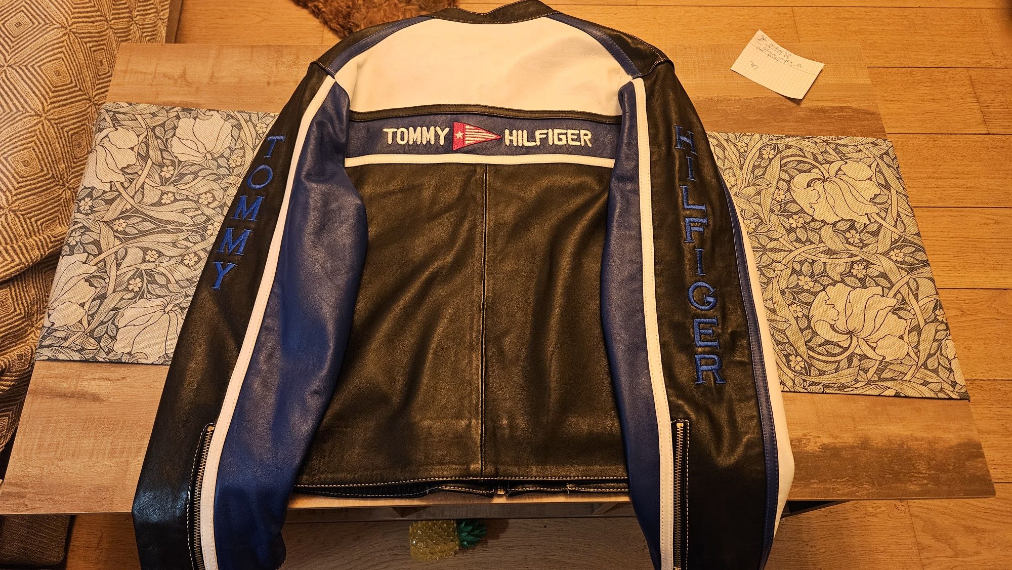 Kurtka tommy hilfiger jak nowa