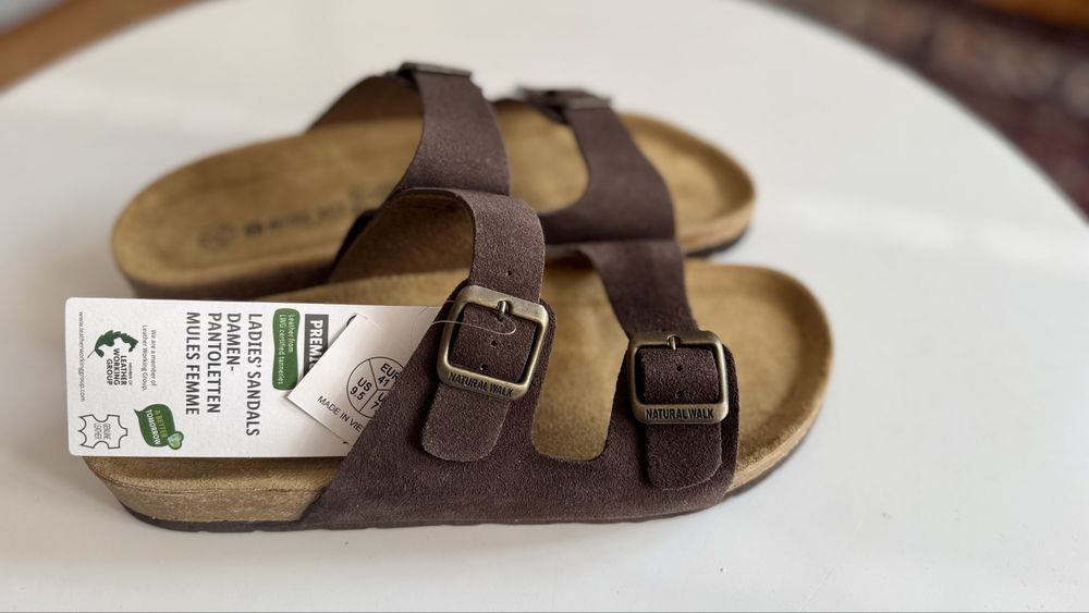 Klapki koloru brązowego ze skóry naturalnej rozmiar 41