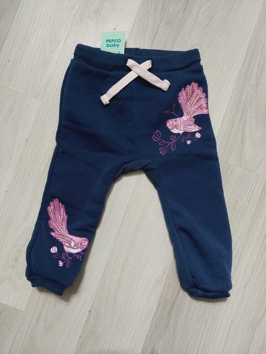 Nowe spodnie dresowe rozmiar 80, 9 - 12 miesięcy