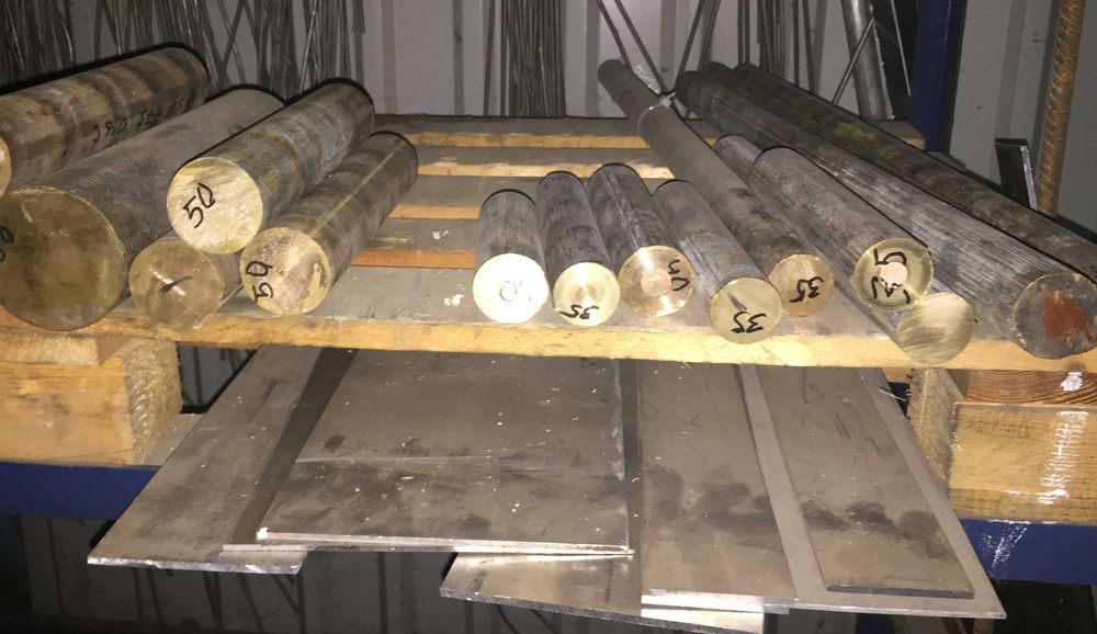 латунный круг 2,5-200мм ЛС59 Л63 латунні листи латунь прутки Відрізаєм