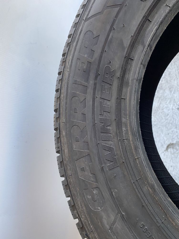 Opona pojedyncza 205/70/15 C Pirelli Carrier