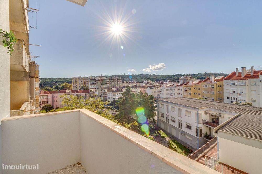 Fantástico T2 com ótimas varandas