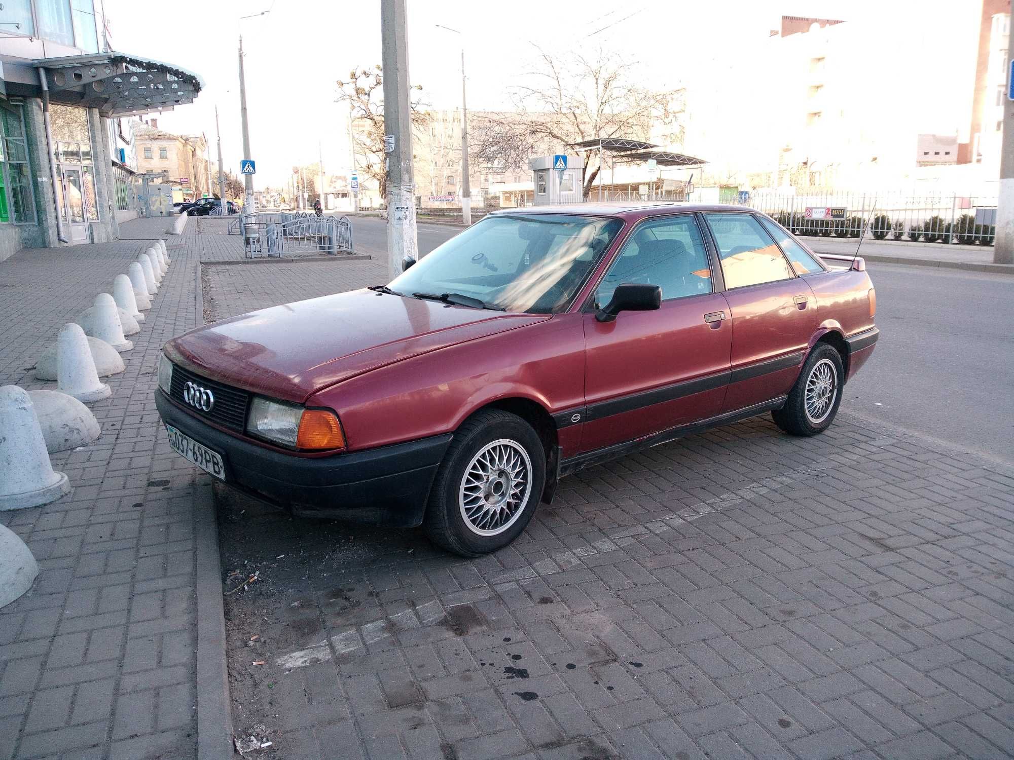 Audi 80 b3, 1.8 бензин