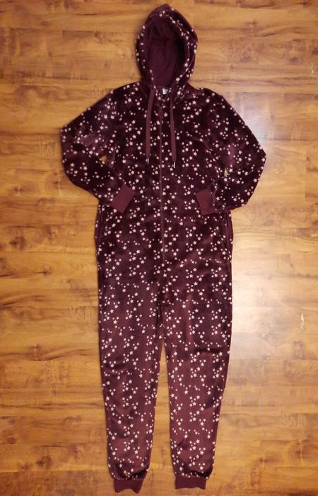 Pajac zimowy piżama kombinezon w gwiazdki z kapturen Vrs Woman S