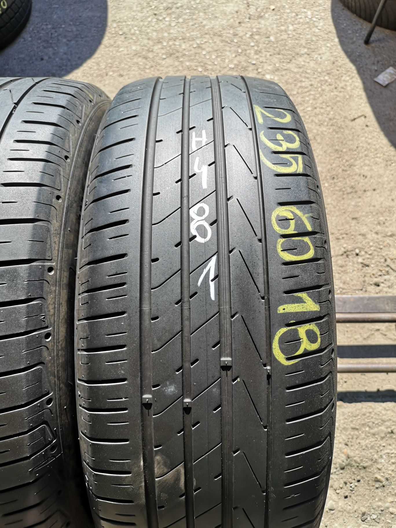 Opony letnie 235/60/18 Hankook 2szt 5mm