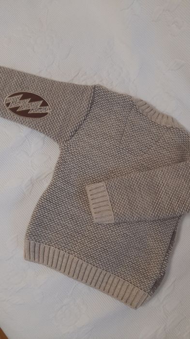 Nowy sweter Armani beżowy na 6 / 12 m