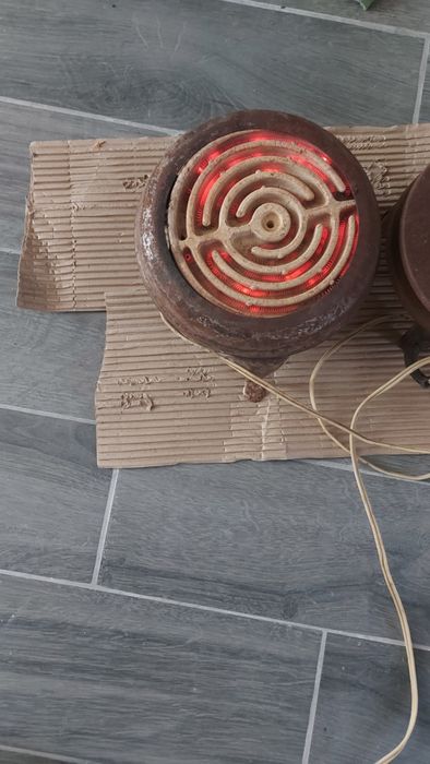 Электроплита советского производства.