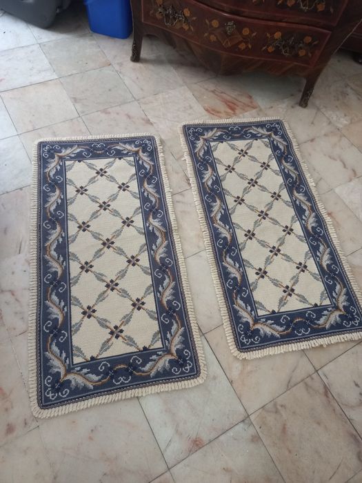 Par tapetes de arraiolos